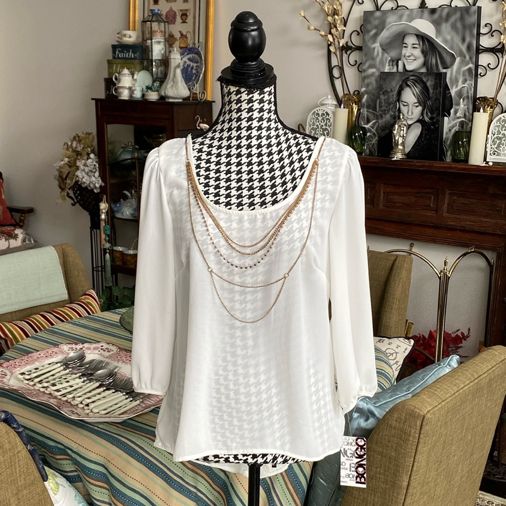 NEW W/TAG= BONGO White Blouse w/Attached “Necklace” Size Juniors L